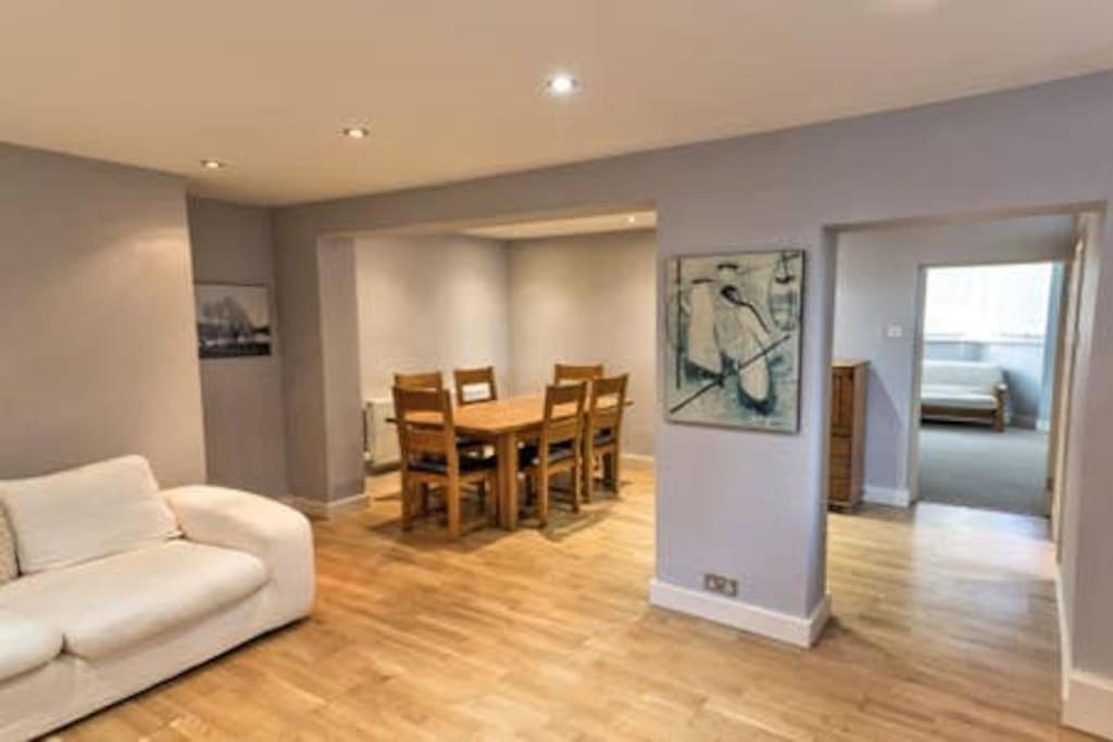 Charming Apartment In Deal Near The Beach & Town Buitenkant foto