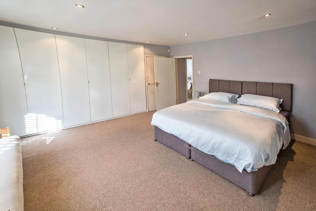 Charming Apartment In Deal Near The Beach & Town Buitenkant foto